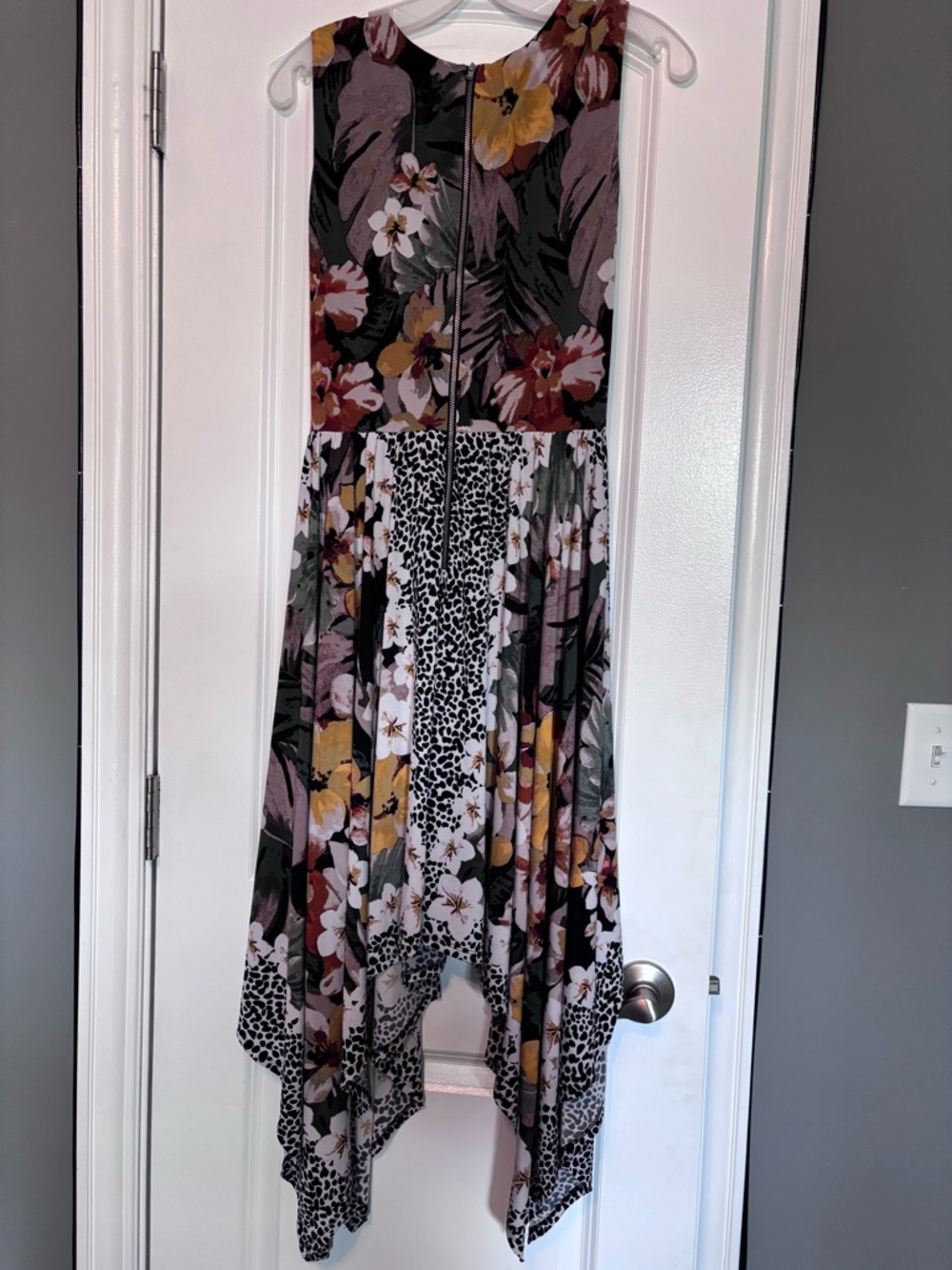 Roz & Ali Floral & Animal-Print Handkerchief Hem Dress in Green Size 8 - Picture 5 of 13